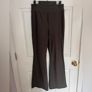 Old Navy Extra high rise flare leggings brown medium activewear